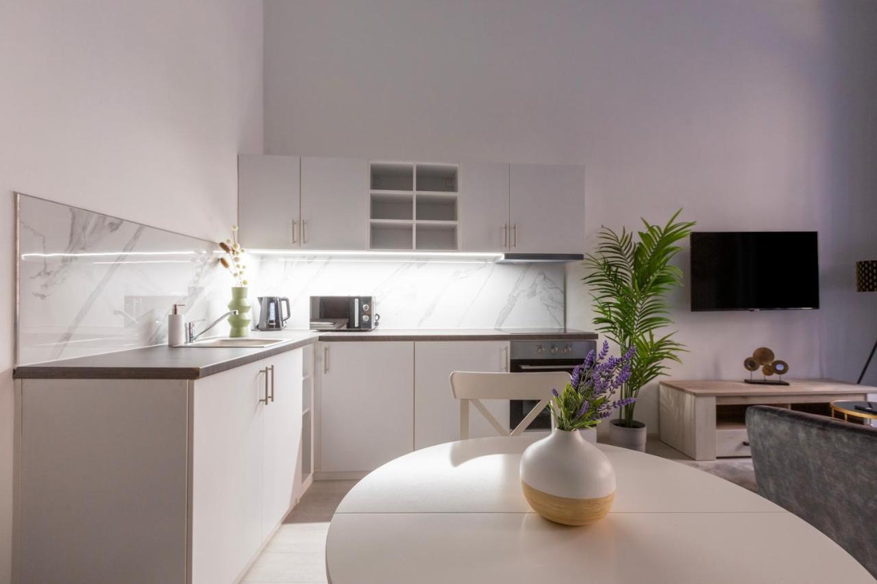 Lh Gallery Apartments Budapest Exterior photo